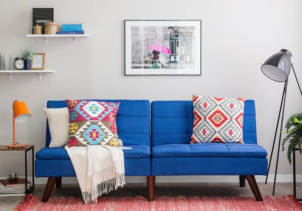 Plava sofa