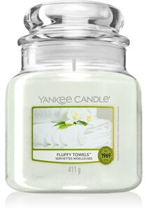 Yankee Candle Fluffy Towels mirisna svijeća Classic srednja 411 g