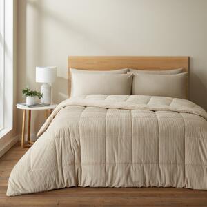 Krem prošiven prekrivač od mikropliša za bračni krevet 200x220 cm Cosy Cord – Catherine Lansfield