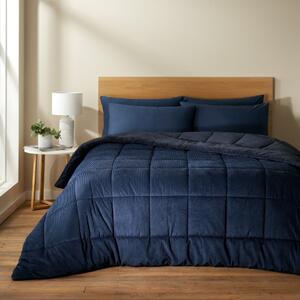 Tamno plavi prošiven prekrivač od mikropliša za bračni krevet 200x220 cm Cosy Cord – Catherine Lansfield