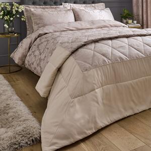 Bež prošiven prekrivač od damasta 240x260 cm Damask Jacquard – Catherine Lansfield