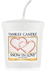 Yankee Candle Snow in Love mala mirisna svijeća bez staklene posude 49 g
