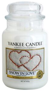 Yankee Candle Snow in Love mirisna svijeća Classic srednja 623 g