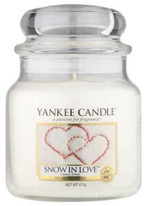 Yankee Candle Snow in Love mirisna svijeća Classic srednja 411 g