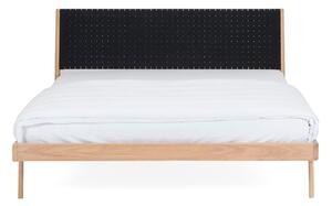 Krevet od punog hrasta s crnim uzglavljem Gazzda Fawn, 140 x 200 cm