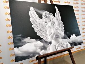Slika crno-bijeli brižni anđeo na nebu