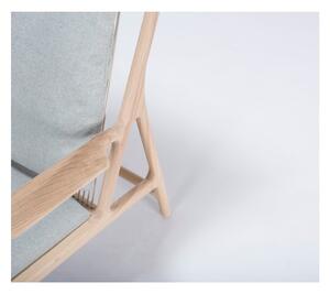 Fotelja od hrasta sa plavo-sivim tekstilnim sjedalom Gazzda Dedo