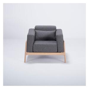 Fotelja od hrasta sa tamnosivim tekstilnim sjedalom Gazzda Fawn