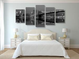 5-dijelna slika odsjaj Manhattana u vodi u crno-bijelom dizajnu