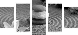 5-dijelna slika Zen vrt i kamenje u pijesku u crno-bijelom dizajnu