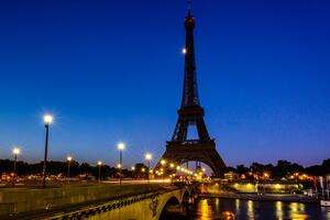 Slika Eiffelov toranj noću