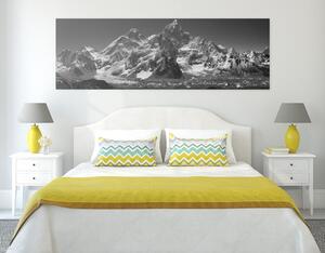 Slika prekrasan planinski vrh u crno-bijelom dizajnu