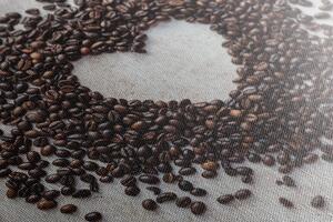 Slika srce od zrna kave