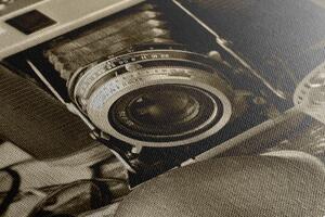 Slika stari fotoaparat u sepijastom tonu