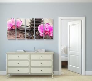 5-dijelna slika orhideja i Zen kamenje na drvenoj podlozi