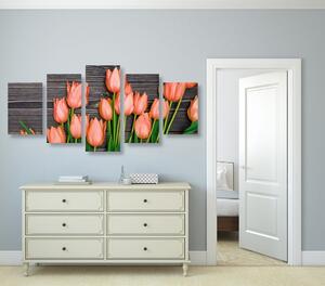 5-dijelna slika divni narančasti tulipani na drvenoj podlozi