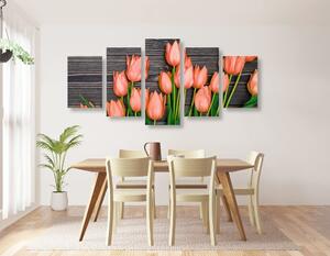 5-dijelna slika divni narančasti tulipani na drvenoj podlozi