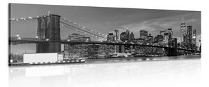 Slika divan most u Brooklynu u crno-bijelom dizajnu