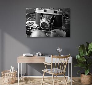 Slika stari fotoaparat u crno-bijelom dizajnu