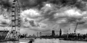 Slika jedinstven London i rijeka Temza u crno-bijelom dizajnu