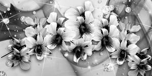 Slika crno-bijelo cvijeće na apstraktnoj pozadini