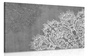 Slika elementi cvjetne Mandale u crno-bijelom dizajnu