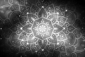 Slika Mandala s galaktičkom pozadinom u crno-bijelom dizajnu