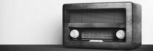 Slika retro radio u crno-bijelom dizajnu