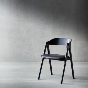 Crna blagovaonska stolica od hrastovine s kožnim sjedištem Findahl by Hammel Mette