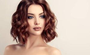 Fotografija Attractive brunette woman with modern, trendy, EdwardDerule