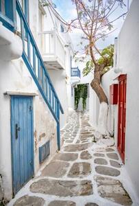 Fotografija Small alley with white Cycladic houses, imageBROKER/Mara Brandl