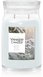Yankee Candle Snow Kissed Pine mirisna svijeća 567 g