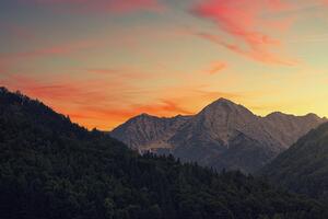 Fototapeta zalazak sunca u planinama