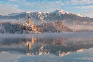 Samoljepljiva fototapeta crkva kod jezera Bled u Sloveniji