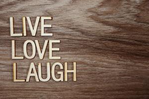 Tapeta s riječima - Live Love Laugh