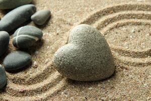 Fototapeta Zen kamen u obliku srca