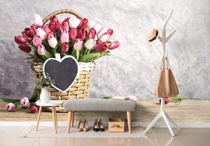 Fototapeta tulipani u drvenoj košari