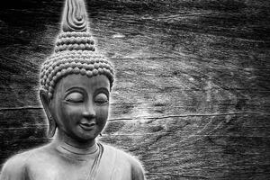 Tapeta crno-bijeli kip Buddhe na drvenoj pozadini
