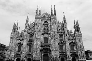 Fototapeta Milanska katedrala u crno-bijelom