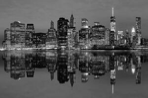 Fototapeta crno-bijeli odsjaj Manhattana u vodi