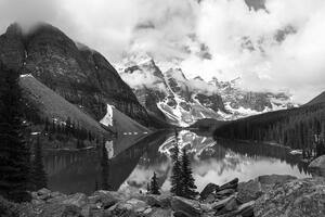 Fototapeta prekrasni crno-bijeli planinski krajolik