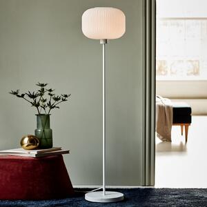 Milford podna lampa s bijelim staklenim sjenilom