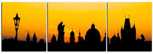 Slika na platnu - Siluete tornjeva i kipova u Pragu - panorama 5112C (150x50 cm)