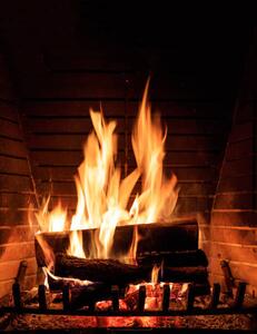 Umjetnička fotografija Fireplace burning wood logs, cozy warm home christmas time, Rawf8, (30 x 40 cm)