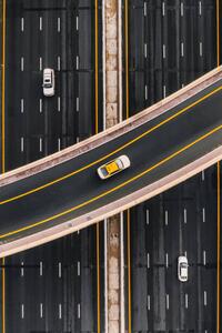 Umjetnička fotografija Taxi on an overpass crossing above, Abstract Aerial Art, (26.7 x 40 cm)