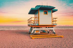 Umjetnička fotografija Colorful Miami Beach lifeguard tower with, Artur Debat, (40 x 26.7 cm)