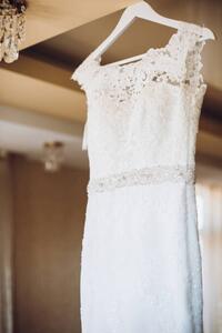 Umjetnička fotografija beautiful lace wedding dress on white, Bogdan Kurylo, (26.7 x 40 cm)