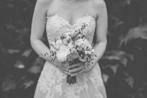 Umjetnička fotografija Bride holding flowers, Dennis Diatel Photography, (40 x 26.7 cm)
