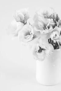 Umjetnička fotografija Beauty Eustoma flowers in vase. Black, white_caty, (26.7 x 40 cm)