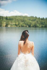 Umjetnička fotografija Sexy back of beautiful bride by the lake, Pekic, (26.7 x 40 cm)